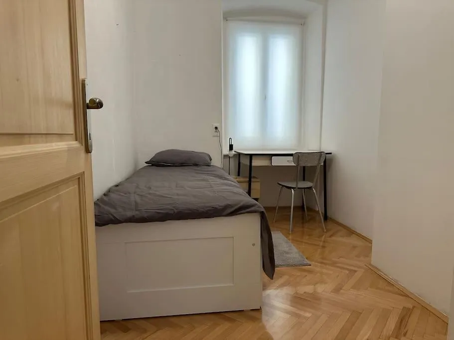 Multifunkcionalan Prostran Stan Apartment Rijeka