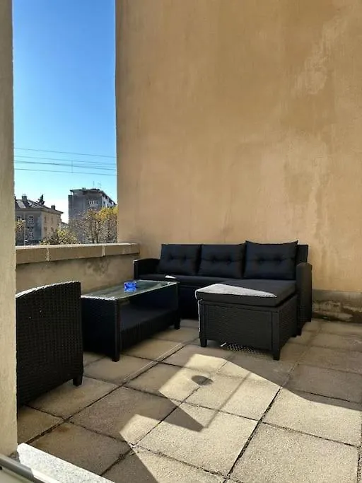 Multifunkcionalan Prostran Stan Apartment Rijeka